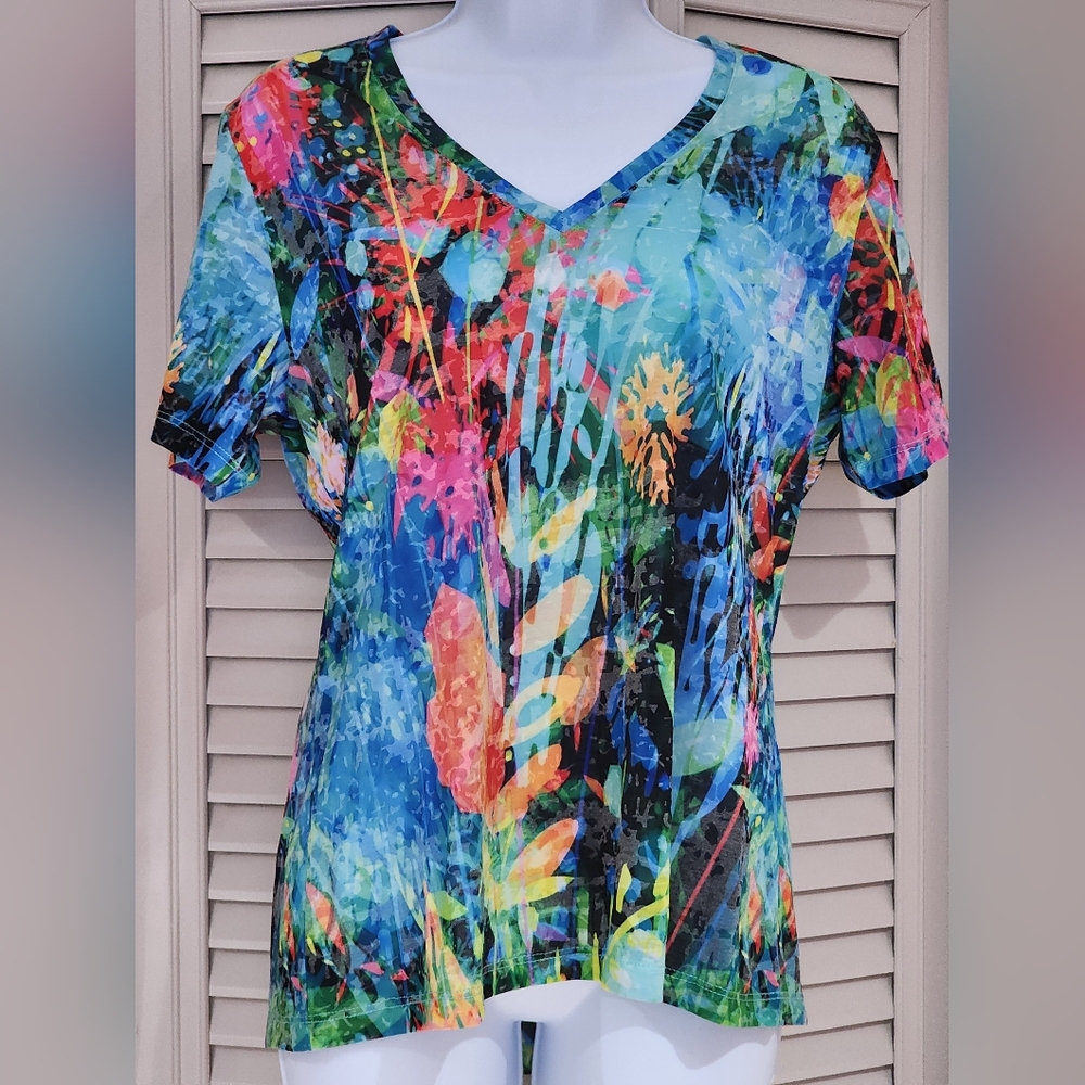 Alison Sheri Colorful Floral Women's Short Sleeve Top